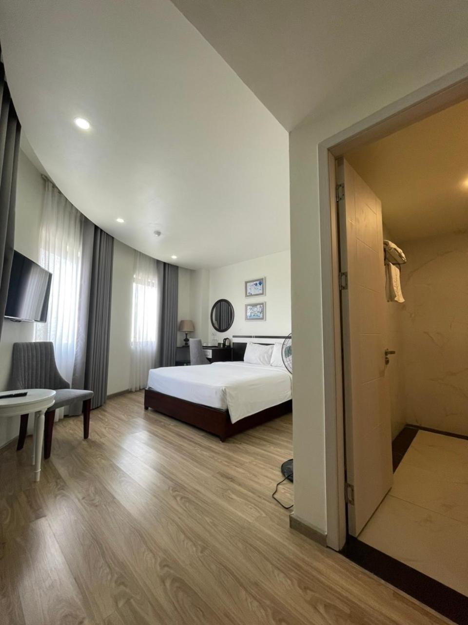 Lotus Hotel & Apartment Хайфон Экстерьер фото